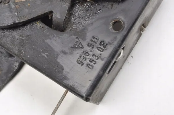 Fecho capô Porsche 996 911 2005 OEM 99651105302 image 3