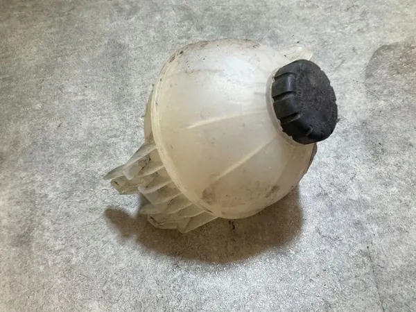 Réservoir Mercedes Sprinter W907/W910 OEM A9105010400 image 3