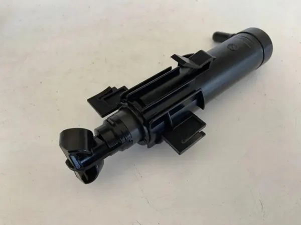 Oikea ajovalopesuri OEM 8T0955102D Audi A5:lle image 3