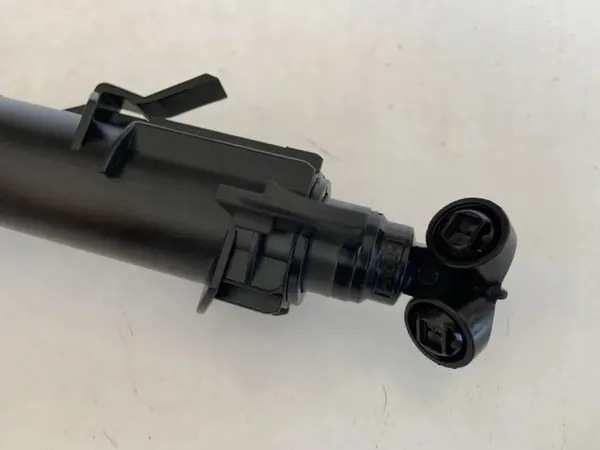Oikea ajovalopesuri OEM 8T0955102D Audi A5:lle image 5