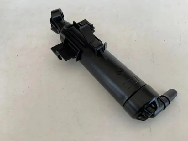 Oikea ajovalopesuri OEM 8T0955102D Audi A5:lle image 6