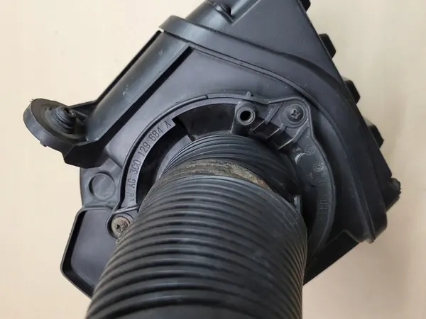 Ilmansuodatin kotelo anturi VW EOS 2.0 FSI Passat Golf image 10