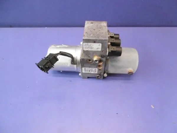Bomba de teto VW Eos 1F OEM 1Q0871789C - Usado image 2