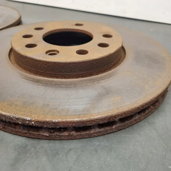 Fiat OE Bremscheiben & Beläge vorne 285mm image 4
