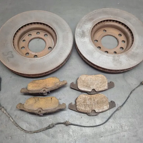 Fiat OE Bremscheiben & Beläge vorne 285mm image 5