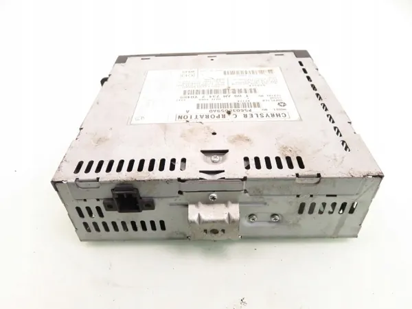 Changer CD d'occasion OEM P56038659AD pour Chrysler 300M image 4