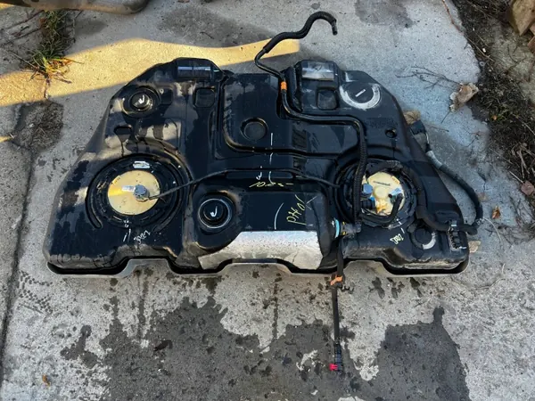 Réservoir & Pompe OEM EG93-9275-CB pour Ford Mondeo image 2