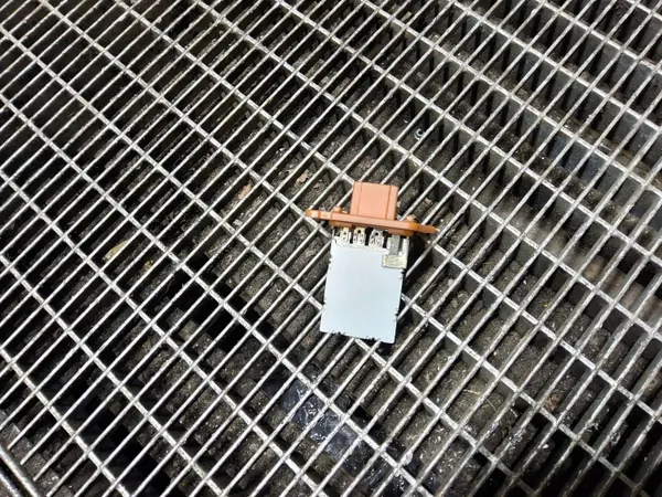 Resistência do soprador OEM SKE58045 para Kia Ceed image 2