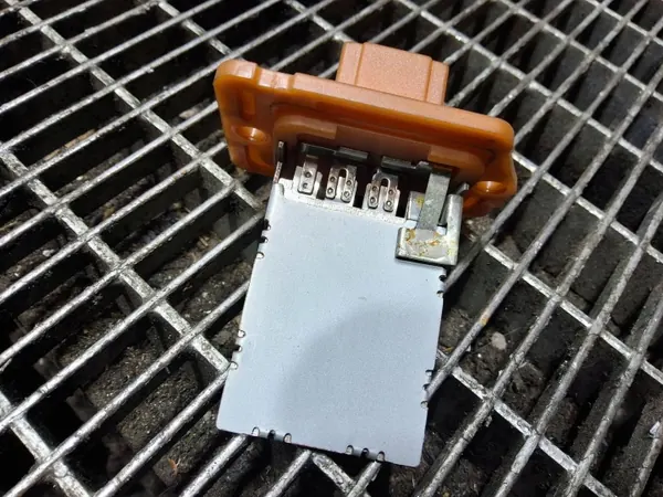 Resistência do soprador OEM SKE58045 para Kia Ceed image 3
