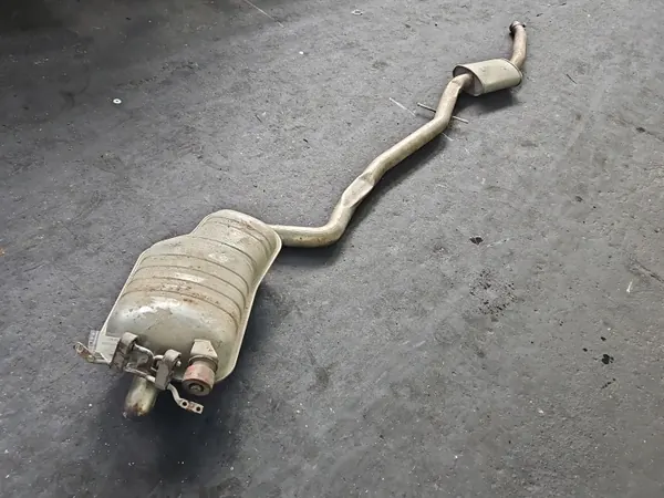Silenciador BMW OEM 2246932 3413073 para X3 E83 2.0D image 2