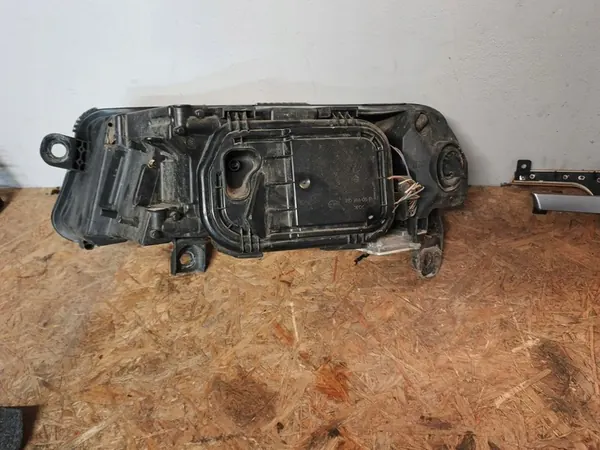 Rechtes Scheinwerfer Audi A6 C6 04-08 BI-XENON OEM image 2
