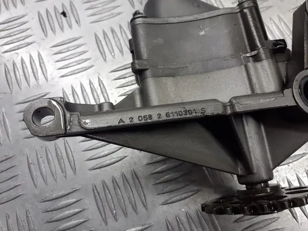 Mercedes Öljyerin OEM A6111810047 C-Class W203 image 3