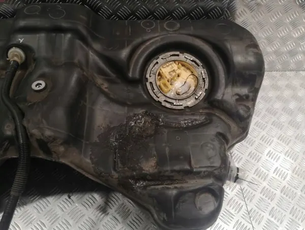Polttoainesäiliö & Pumppu OEM 7358684 BMW G11 image 3