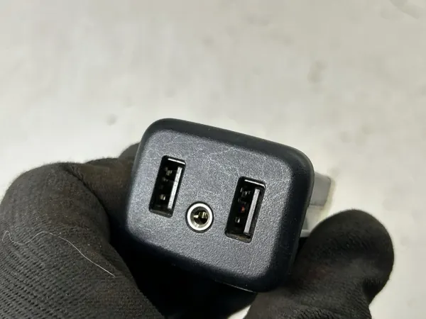 Prise USB Buick Encore I 2021 OEM 13519224 image 3
