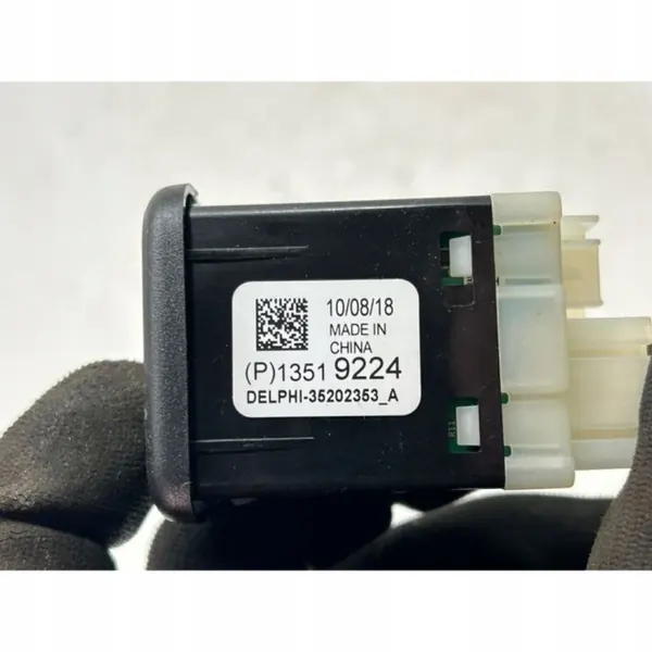 Prise USB Buick Encore I 2021 OEM 13519224 image 8
