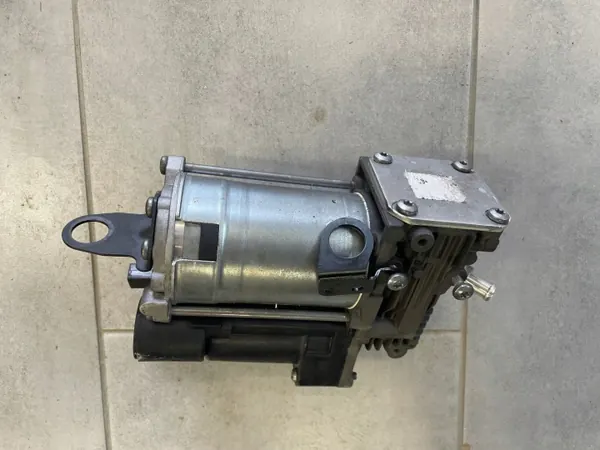 Mercedes Airmatic Vering Compressor OEM W2213201704 image 4
