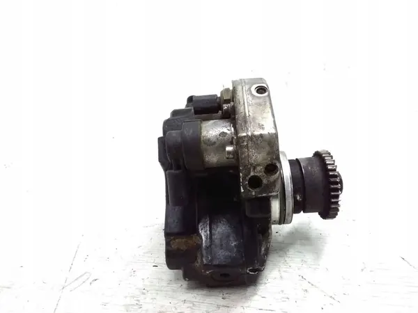 Brandstofpomp Mercedes W204 W207 W212 OM642 image 4