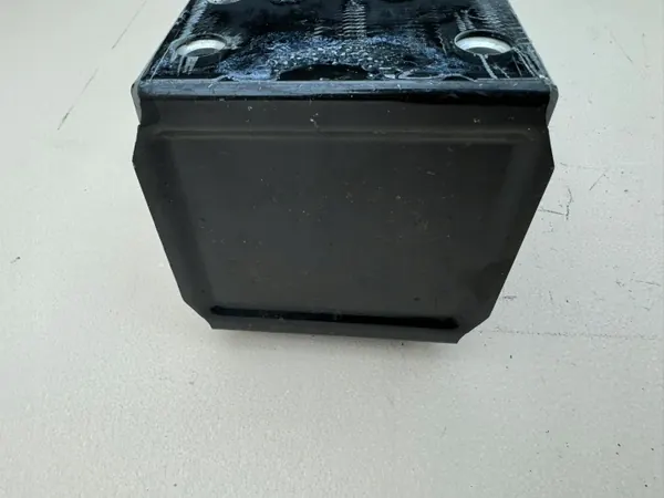 Tesla Model Y Vänster Krockzon OEM 1487461-00-D image 4