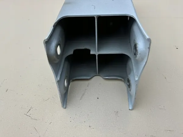 Tesla Model Y Vänster Krockzon OEM 1487461-00-D image 9