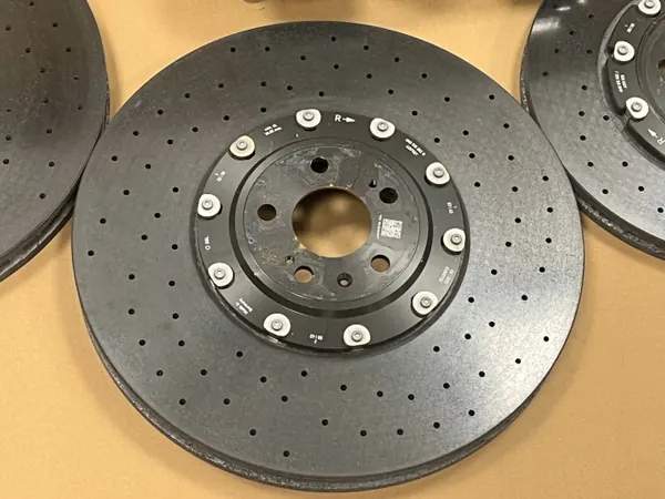 Pinças e discos OEM 4K0615301AD para Audi RS7/RS6 C8 image 3
