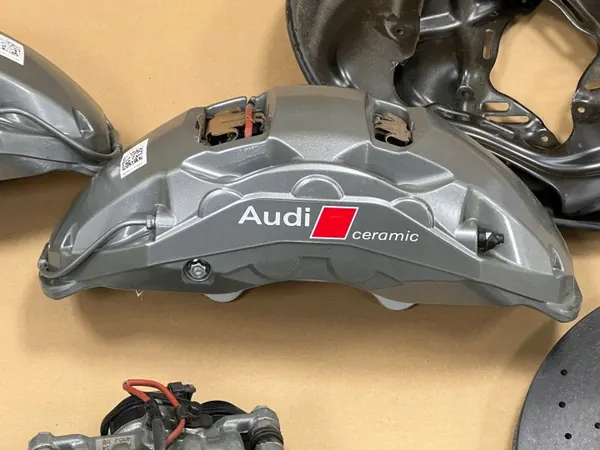 Pinças e discos OEM 4K0615301AD para Audi RS7/RS6 C8 image 8