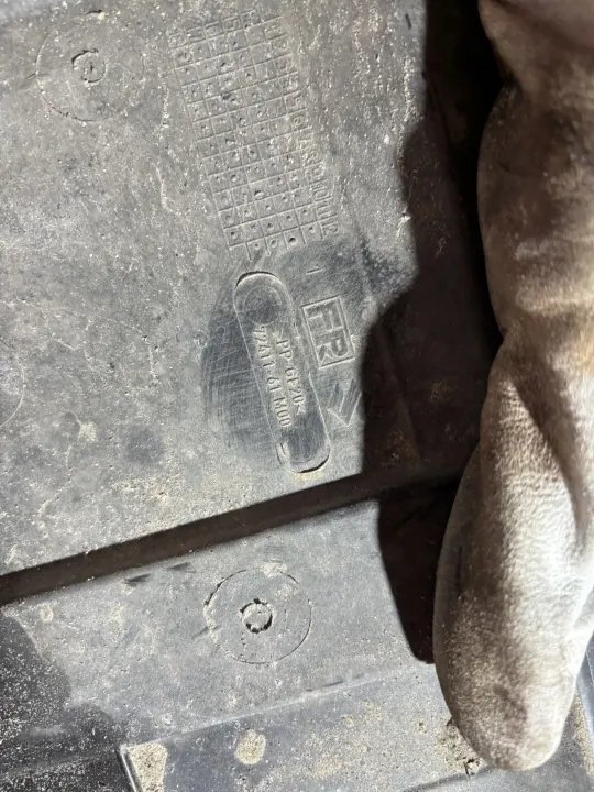 Suzuki OE 72411-61M00 Câble de protection central image 3