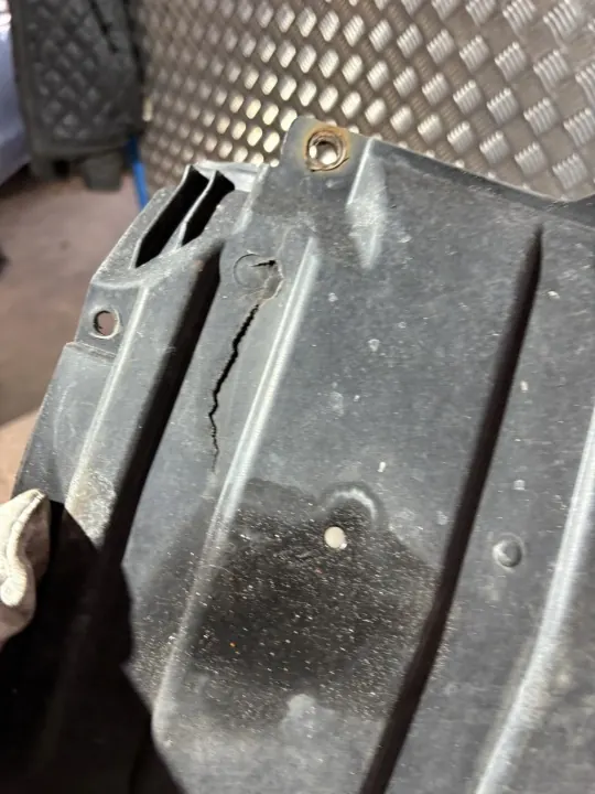Suzuki OE 72411-61M00 Câble de protection central image 4