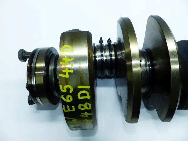 BMW OEM 7792624 Kampiakseli 745d 4.4 D V8:lle image 3
