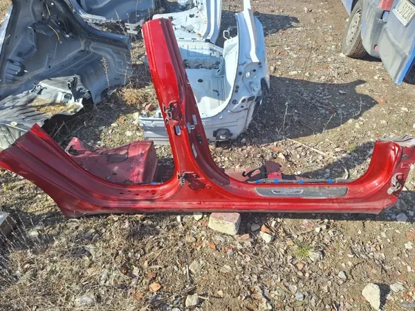 Rechter middenstijl KIA CEED II OEM KIA CEED II SLUPEK PROG PRAWY KOLOR BIAŁY WD image 2