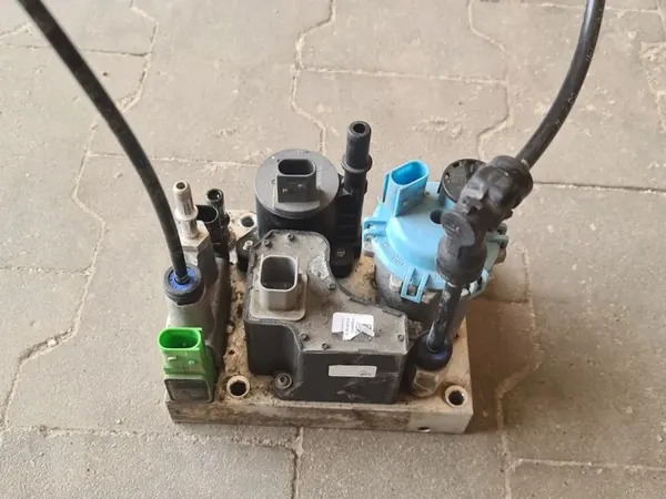 AdBlue-Pumpe OEM 22608252 für Volvo FH4 Renault Range T image 2