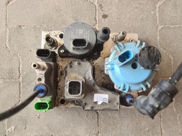 AdBlue-Pumpe OEM 22608252 für Volvo FH4 Renault Range T image 4