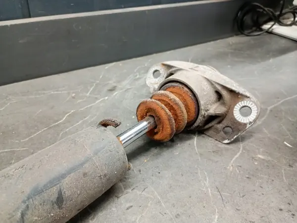 Amortizzatore Posteriore Sinistro VW Jetta III image 6