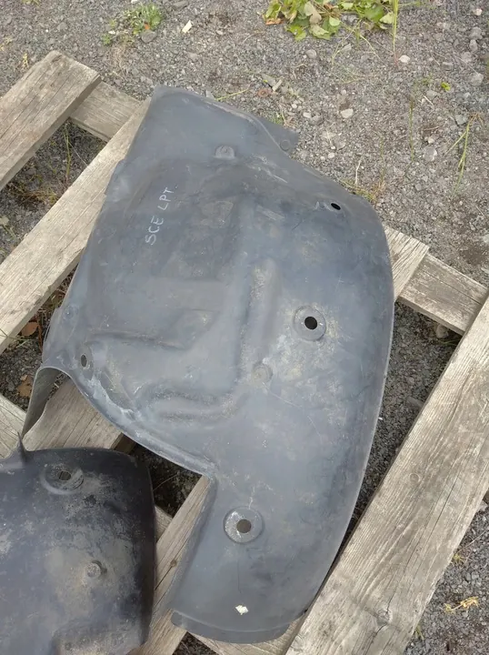 Front Right Wheel Arch Renault Scenic II 8200430600 image 8