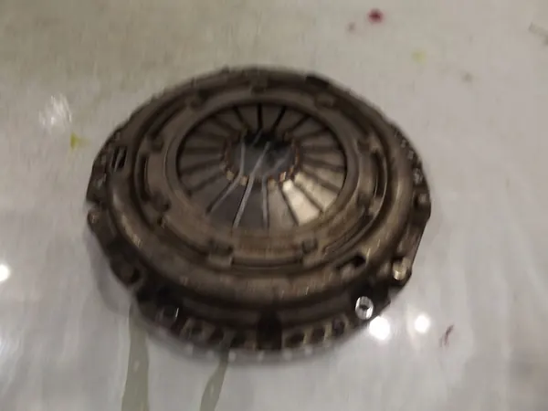 Disque d'embrayage Volkswagen Polo IV 9N 038141025R image 6