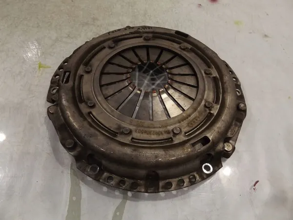 Disque d'embrayage Volkswagen Polo IV 9N 038141025R image 7