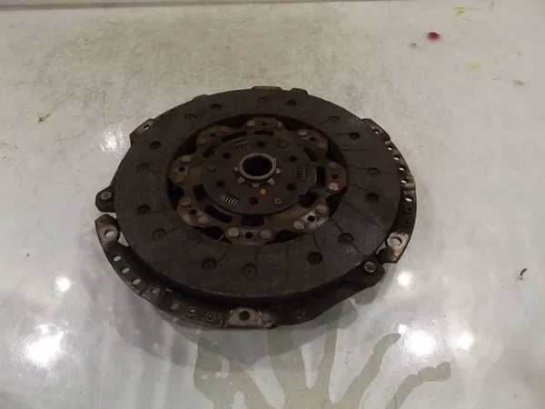 Disque d'embrayage Volkswagen Polo IV 9N 038141025R image 9