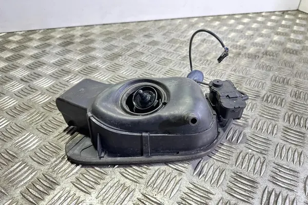 Trappe de réservoir VW 1.4L essence 2015 5C6810773H image 2