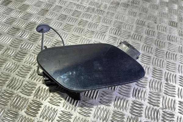 Trappe de réservoir VW 1.4L essence 2015 5C6810773H image 4