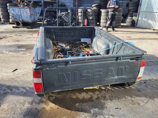 Painel Lateral de Carga Nissan Navara D22 OEM image 3