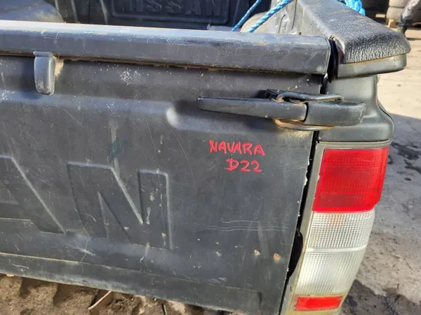 Painel Lateral de Carga Nissan Navara D22 OEM image 4