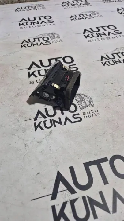 OEM 1461148 Instrumentbräda ventilationsöppningar Skoda Superb II image 3