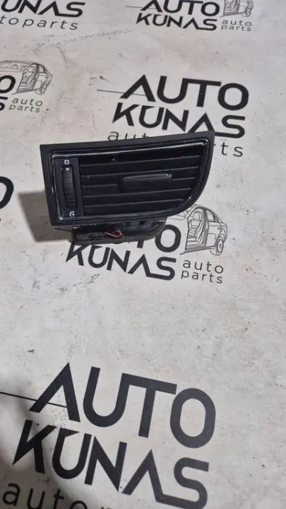OEM 1461148 Instrumentbräda ventilationsöppningar Skoda Superb II image 4