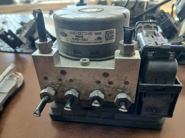 Bomba ABS OEM 73-HB para Ford Fiesta MK8 image 3