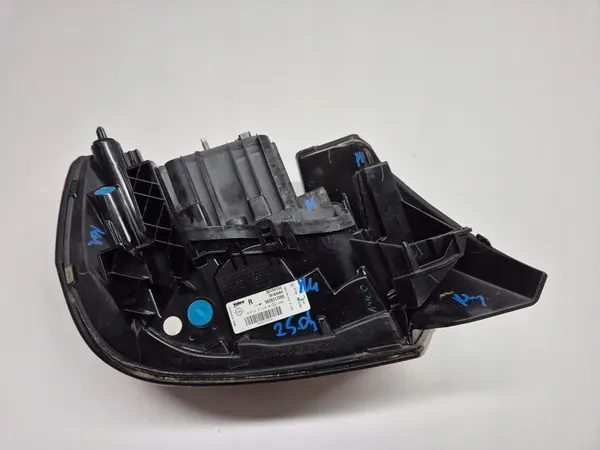 OPEL CORSA F LUZ TRASERA DERECHA ORIGINAL 2019- image 6