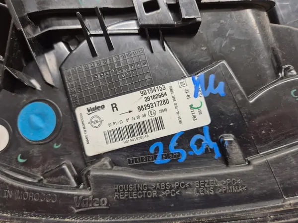 OPEL CORSA F LUZ TRASERA DERECHA ORIGINAL 2019- image 7