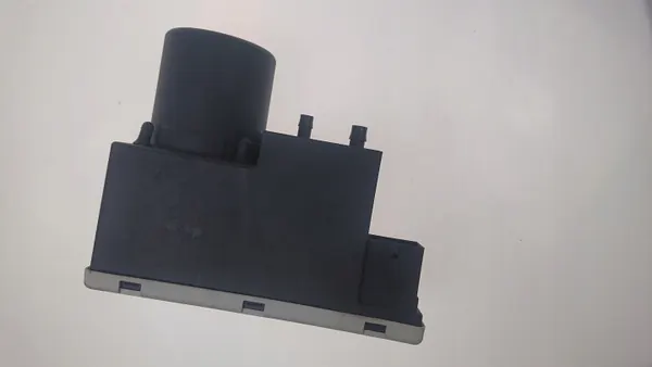 Bomba de fecho central Audi A3 A4 OEM 8L0862257E image 3