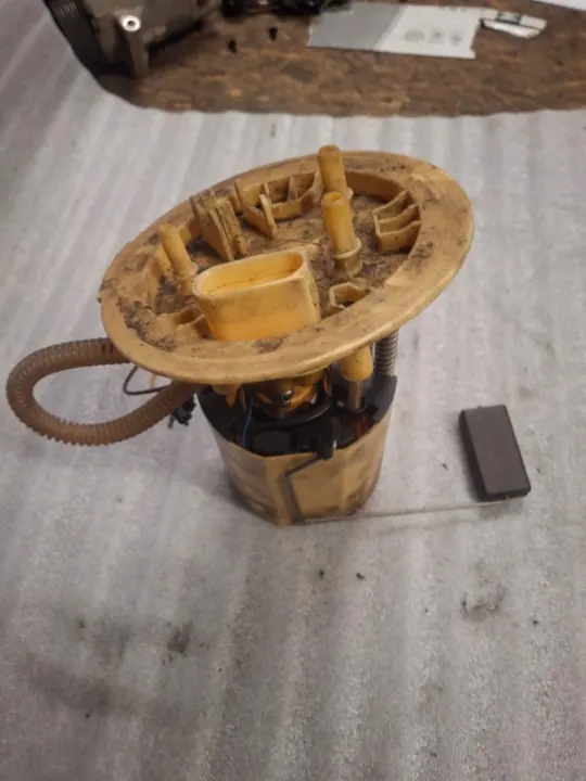 AUDI A6 C6 Bomba de Combustível 3.0 TDI Quattro WEBASTO image 2