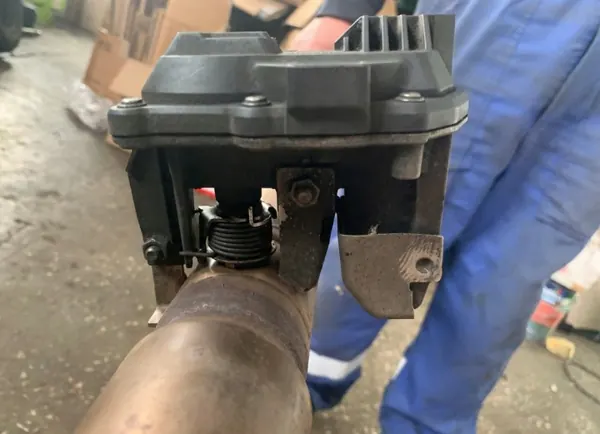 Pakoputken klapin aktuaattori OEM WYDECHU W246 Mercedesille image 6