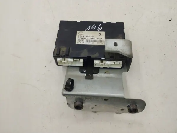 Module de verrouillage central Mazda 5 2008 OEM CD3467560B image 2