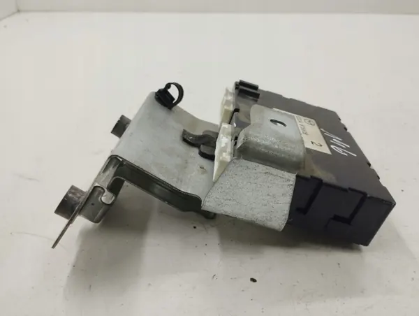 Module de verrouillage central Mazda 5 2008 OEM CD3467560B image 4